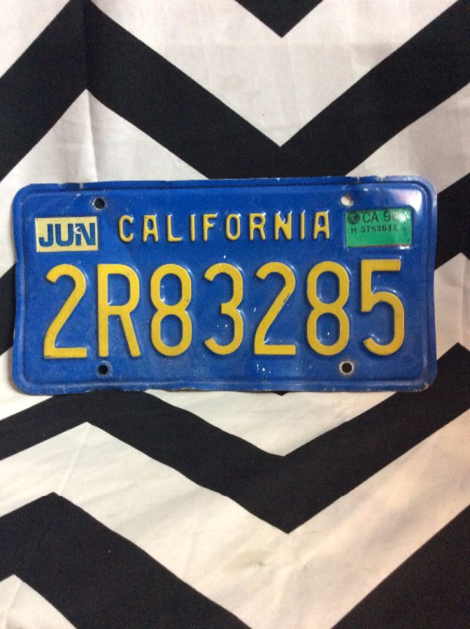 OLD VINTAGE RUSTY CALIFORNIA LICENSE PLATE BLUE 1