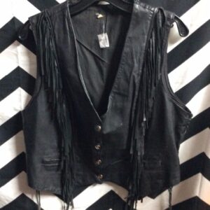 Photo detail:VEST – LEATHER – SOFT – SUPER THIN – DECORATIVE FRINGE – SILVER BUTTONS