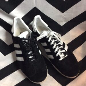 Photo detail:ADIDAS SHOES - GAZELLE - LACE-UP - SIDE STRIPES - BACK LOGO