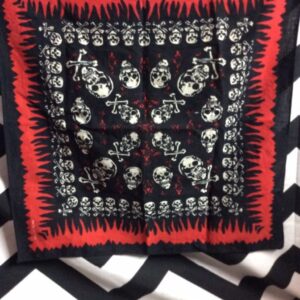 Photo detail:BANDANA/SCARF – COTTON – SKULL & CROSS BONES PRINT – SQUARE