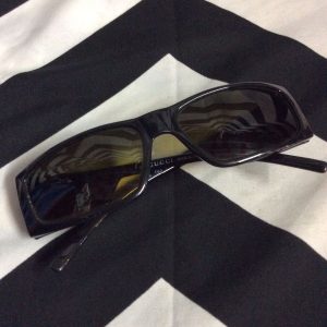 TOTALLY 90S GUCCI SUNGLASSES RECTANGLE SHAPE 1