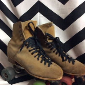 Brown Suede rollerskates with heel 1