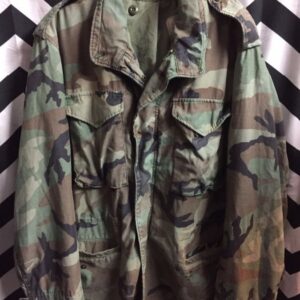 Photo detail:THICK CAMO JACKET WITH HIDEAWAY HOOD