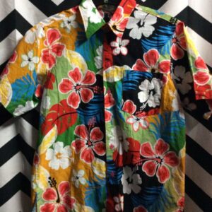 Photo detail:HAWAIIAN SHIRT W/BRIGHT COLORED FLORAL DESIGN