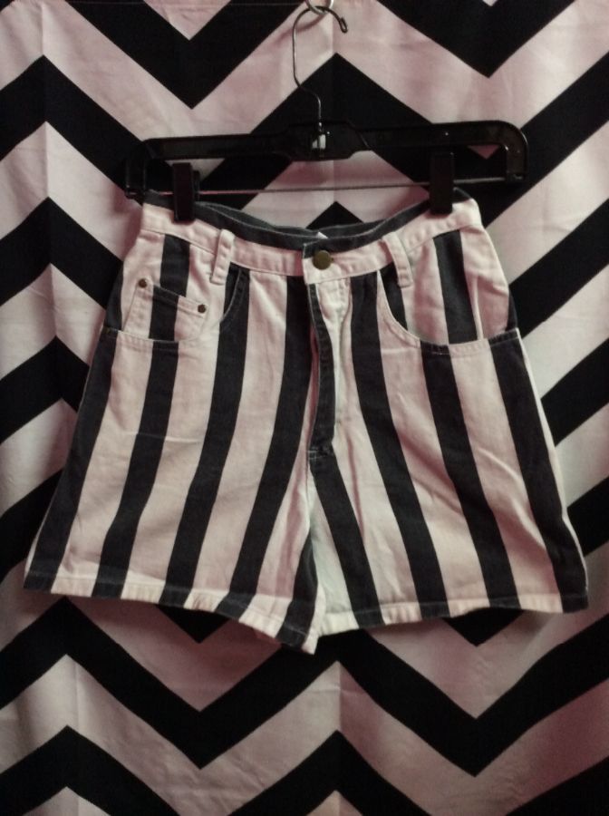 BLACK AND WHITE VERTICAL STRIPED SHORTS 1