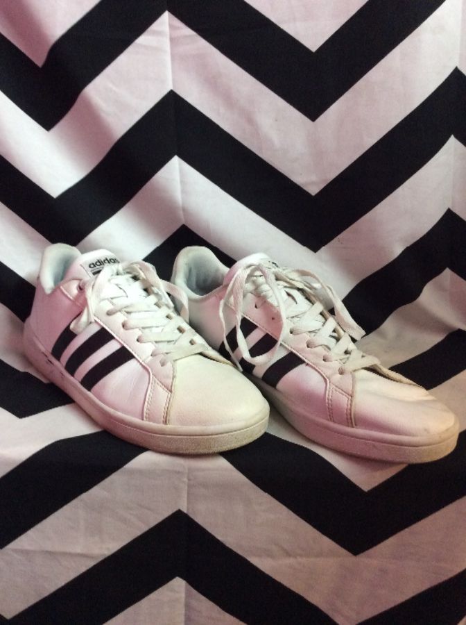 CLASSIC LEATHER ADIDAS TENNIS SHOES 1