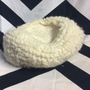 Photo detail:HAT BUTTON SHAPE WOOL