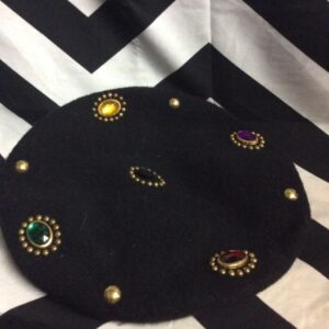 Photo detail:WOOL BERET W/ 4 COLORED GEMS & STUDS