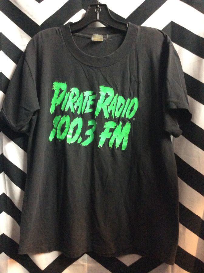 TSHIRT PIRATE RADIO 100.3 FM NEON GREEN LETTERING 1