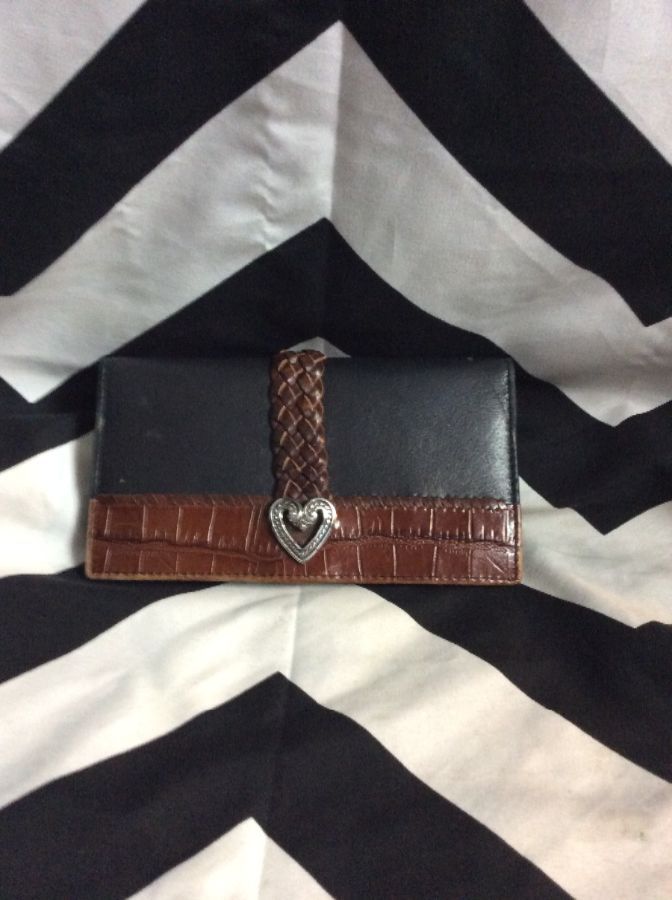 product details: WALLET W/ WOVEN LEATHER & METAL HEART CLOSURE photo