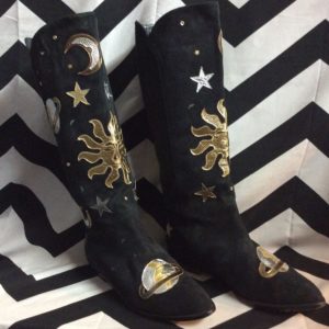 Photo detail:LEATHER BOOTS W/ COSMIC STARS MOON SUN EARTH PATCH