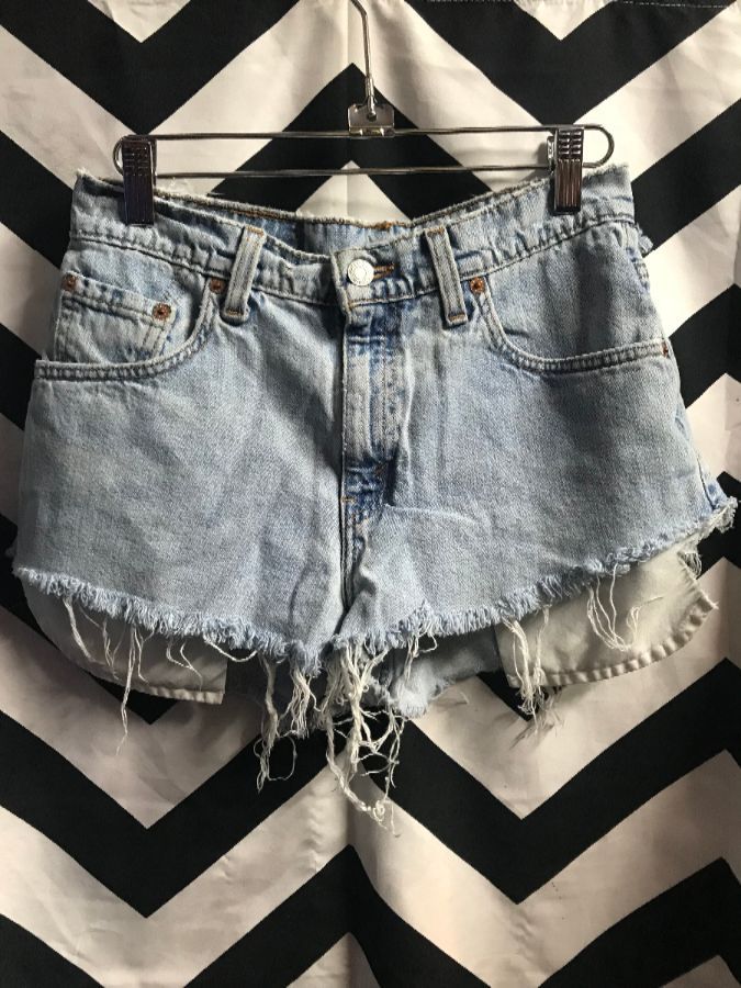 levis distressed shorts