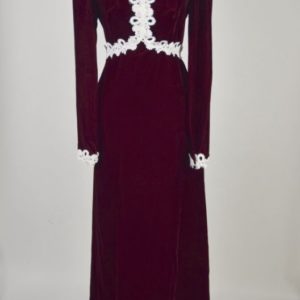 Photo detail:1950'S FORMAL VELVET MAXI DRESS W/ LACE DETAIL