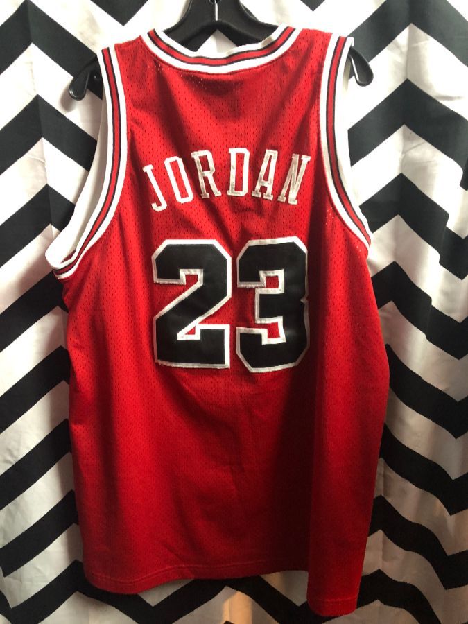 Anoi congestión habla Nike Chicago Bulls Basketball Jersey #23 Jordan | Boardwalk Vintage