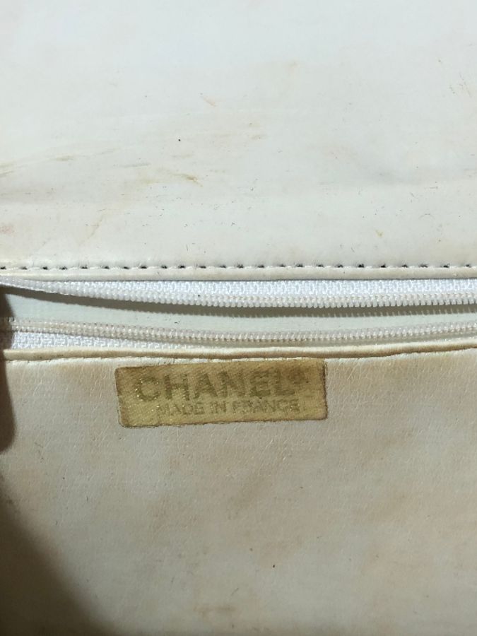 Chanel Cross Body Purse W/ Leather & Chain
