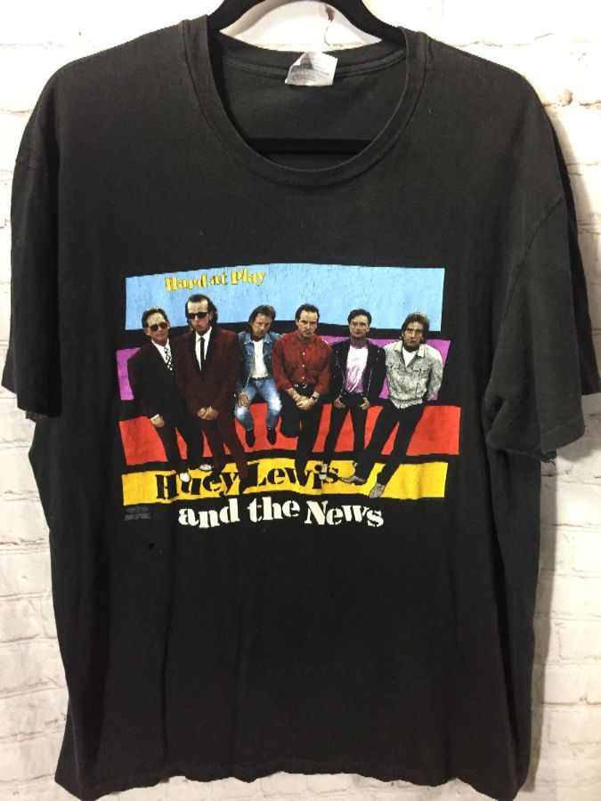 Huey Lewis & The News Tour T-shirt | Boardwalk Vintage