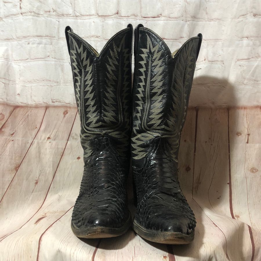 Western Snakeskin Cowboy Boots W/ Contrast Stitching | Boardwalk Vintage