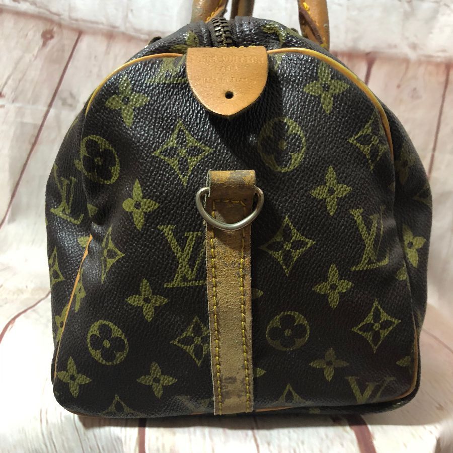 Got my speedy back from LV. New pull tab 💕 i dont mind the difference in  color, in fact, it made me appreciate the patina more and how nice it looks  for