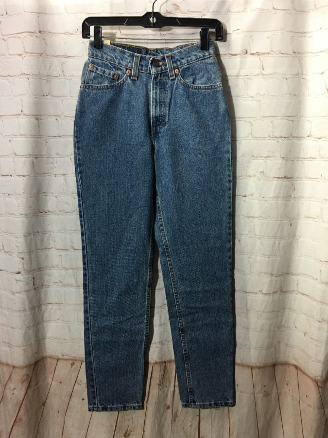 Levis Denim Jeans 512 Red Tab Slim Fit Tapered Leg Jeans | Boardwalk Vintage