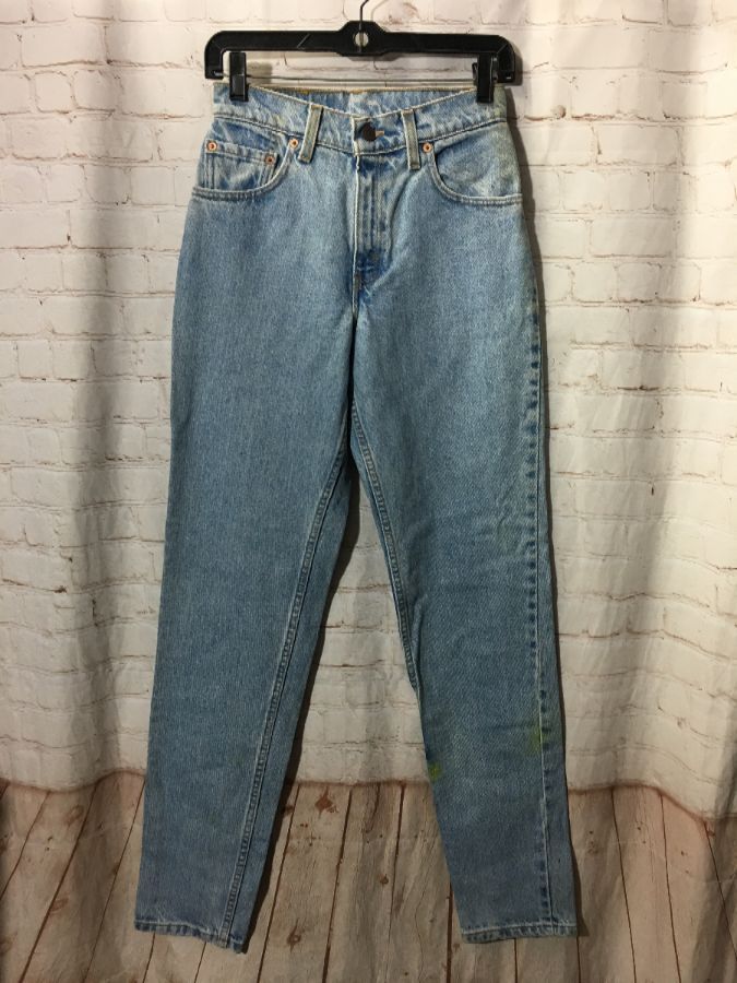 Levis 550 Relaxed Fit Tapered Leg Jeans 3 Jr L | Boardwalk Vintage