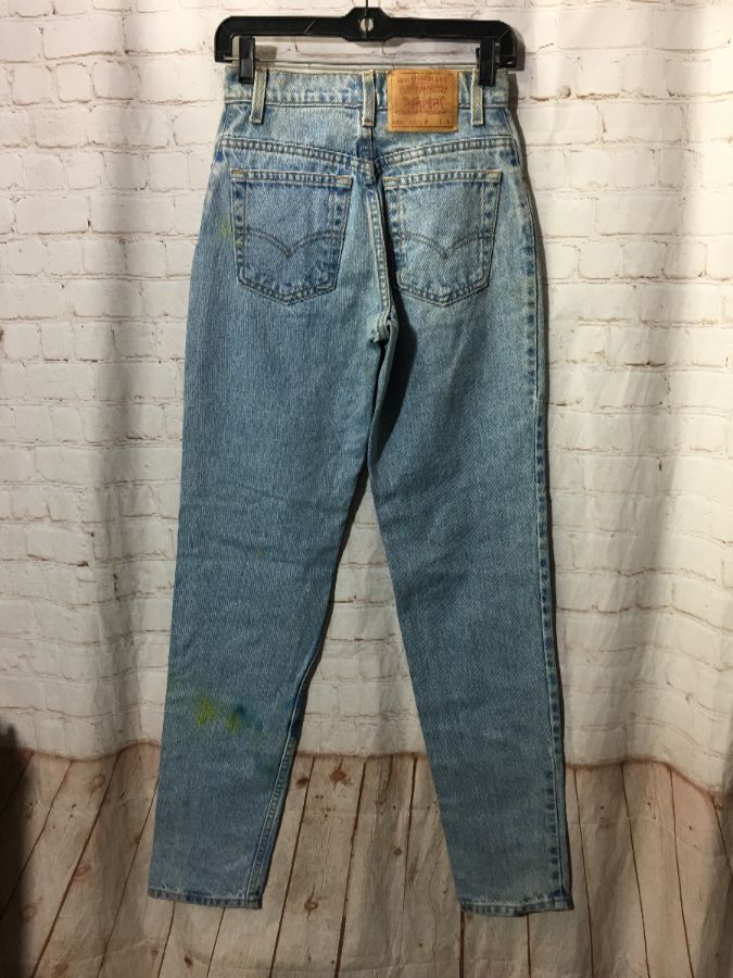 Levis 550 Relaxed Fit Tapered Leg Jeans 3 Jr L | Boardwalk Vintage