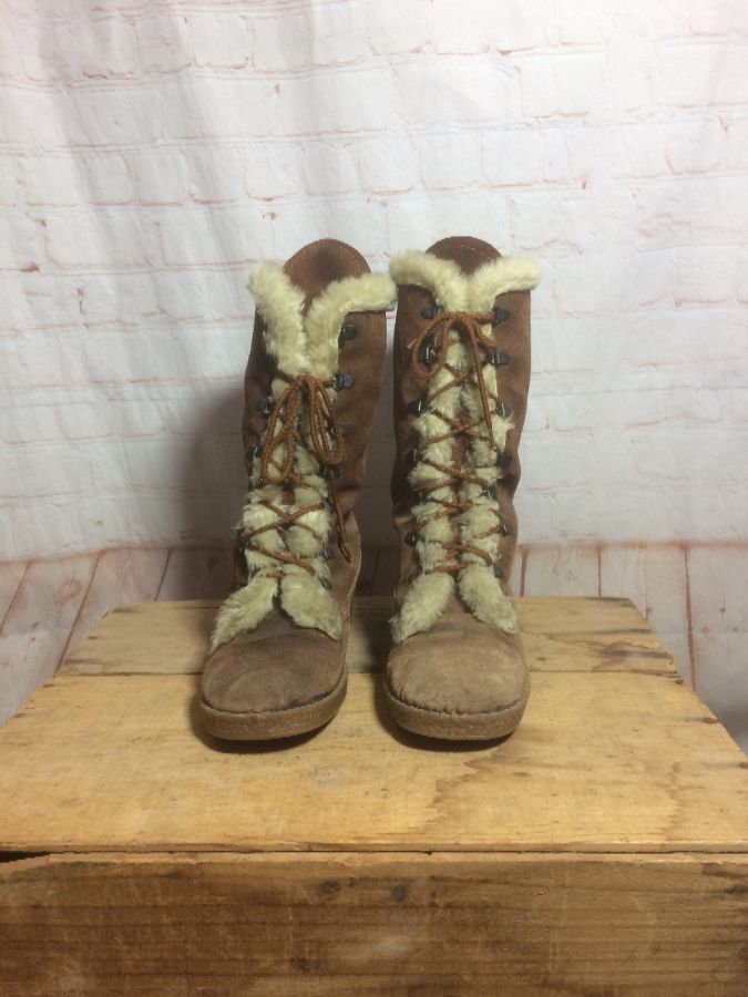 Suede Leather Boots W/ Fur Lining & Gum Soles | Boardwalk Vintage