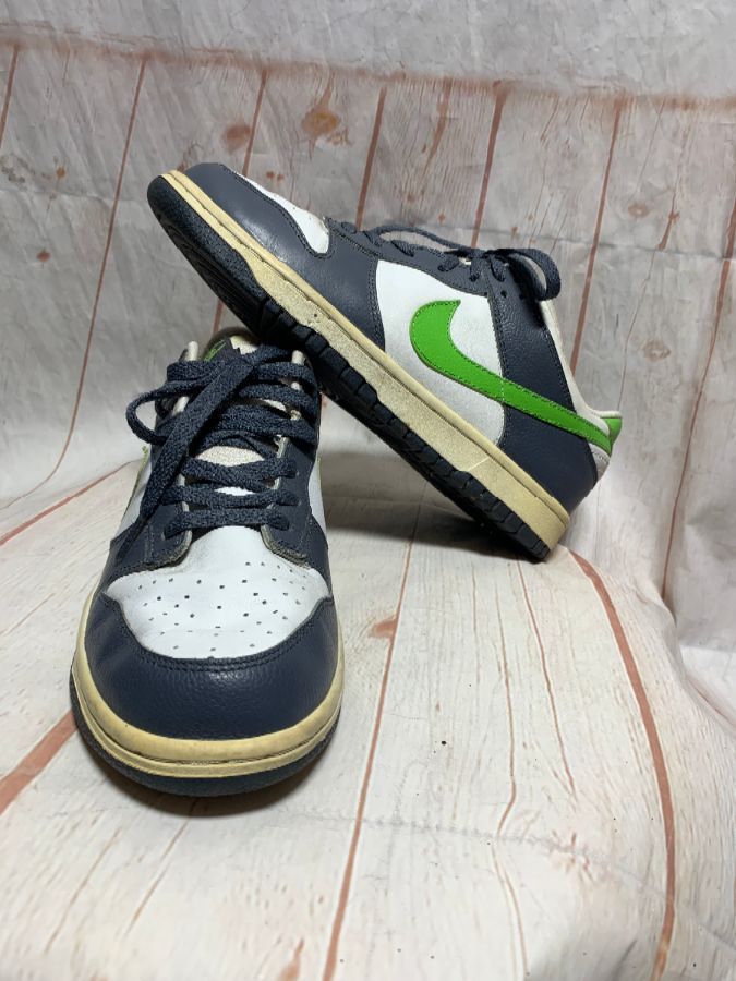 nike dunks low size 8