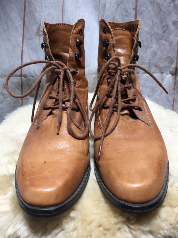 Nine West Booties W/ Flat Heel Lace-up & Soft Leather | Boardwalk Vintage