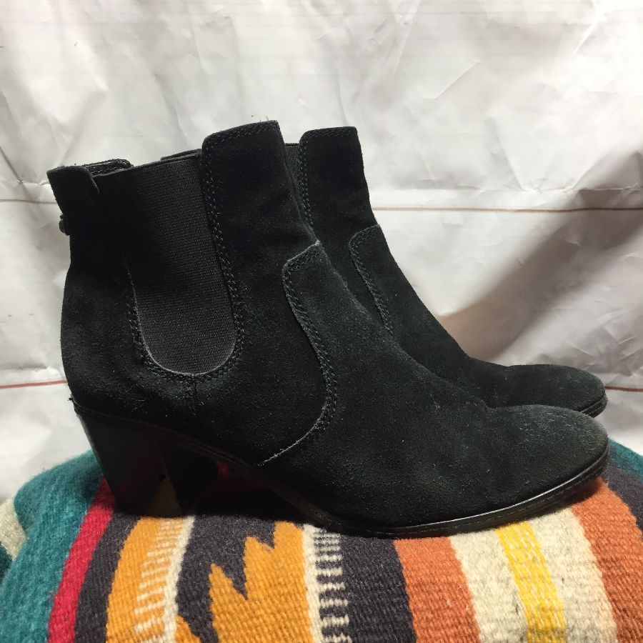 Suede Western Style Chelsea Boots Chunky Heel | Boardwalk Vintage