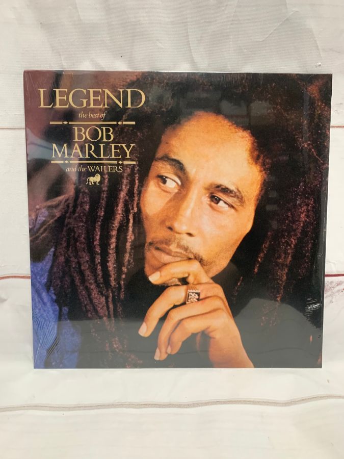 product details: BW VINYL BOB MARLEY - LEGEND BEST OF BOB MARLEY AND THE WAILERS photo