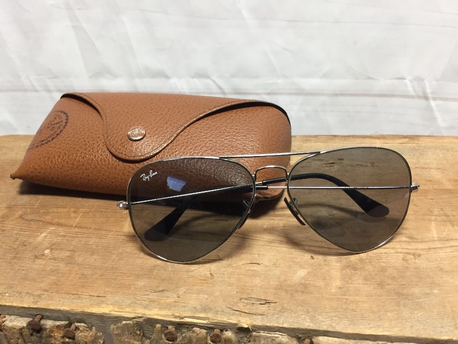 Classic Ray Ban Aviators Sunglasses Case Included | Boardwalk Vintage