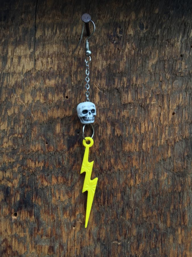 thumbnail image 2 of Skull & Lightning Bolt Unisex Jacket Brooch – Rhinestone Accent Pin With Chain (Alloy) 2 of 5