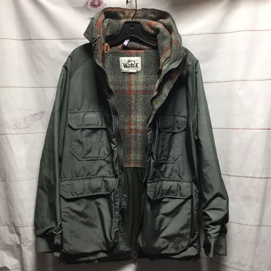 Heavy Nylon Hooded Woolrich Jacket With Wool Blanket Lining With Back