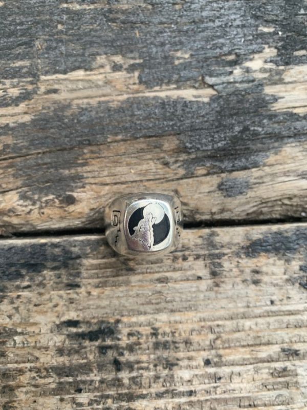 product details: WOLF HOWLING AT MOON CRUSHED ONYX MOTORCYCLE RING photo