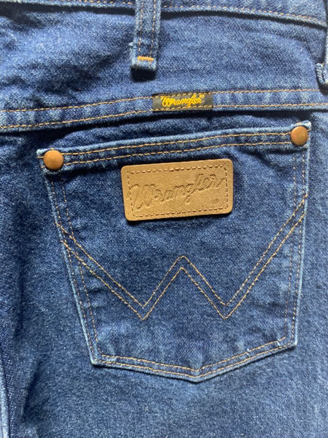 Wrangler Denim Jeans Zip Fly Dark Blue Wash | Boardwalk Vintage