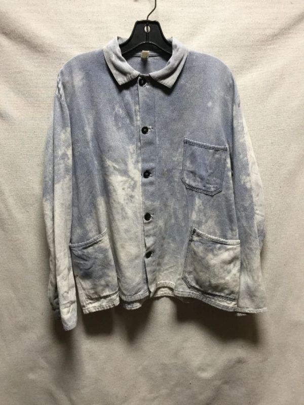 product details: SUPER SOFT BLEACH DYED DENIM BUTTON UP FRENCH WORK SHIRT WITH 3 FRONT POCKETS AS- IS photo