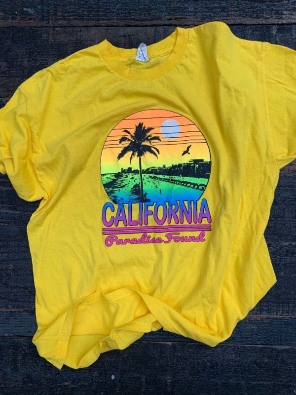 product details: CALIFORNIA PARADISE FOUND SUNSET GRAPHIC TSHIRT photo