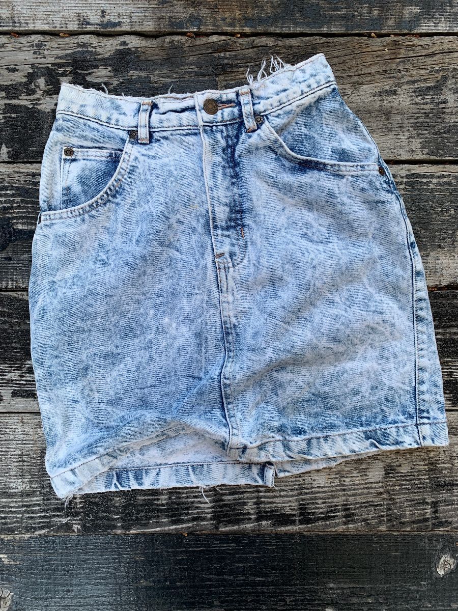 Perfect Acid Wash Denim Mini Skirt Boardwalk Vintage