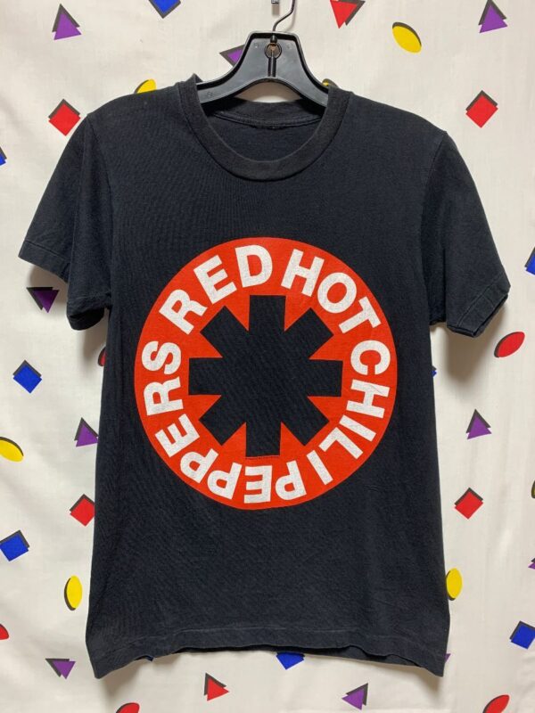 product details: 1998 RED HOT CHILI PEPPERS BAND T-SHIRT SINGLE STITCH SMALL FIT photo