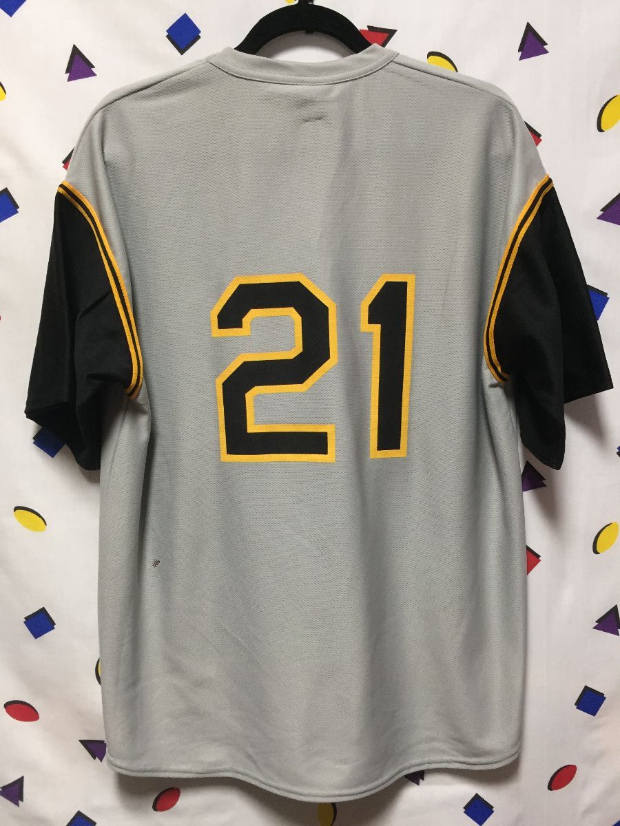 Pittsburgh pirates Roberto Clemente Throwback jersey Size Medium Used #21