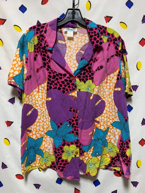 product details: RAD & FUNKY 1980S TROPICAL FLORAL PRINT BOXY BUTTON UP BLOUSE photo