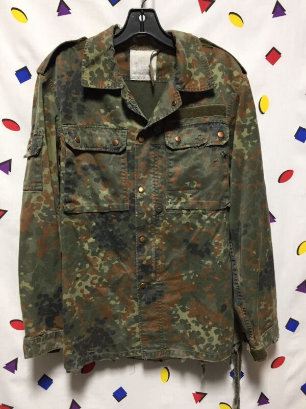 product details: THRASHED FLECKTARN CAMO JACKET IT AS - IS photo