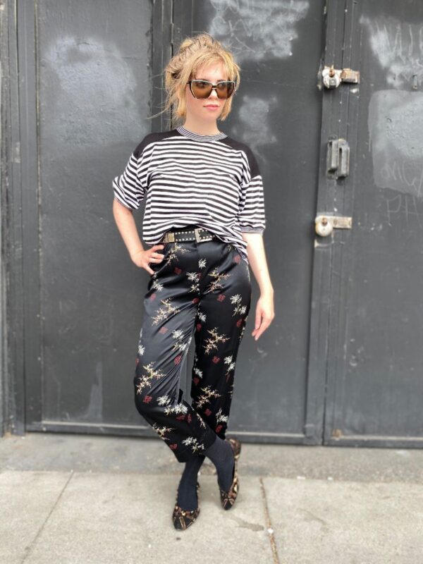 product details: NOTATIONS CHINTZ FLORAL PRINTED TAPERED SILK PANT photo