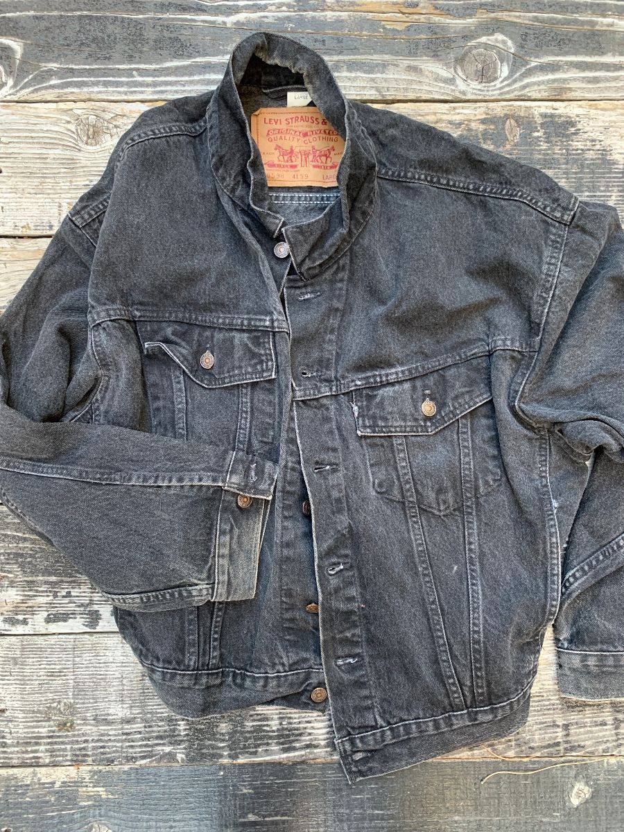 Levis Black Jean Jacket 4 Pockets Hole One Button | Boardwalk Vintage