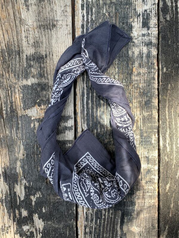 product details: CLASSIC FADED VINTAGE COTTON BANDANA MADE IN USA AS-IS photo