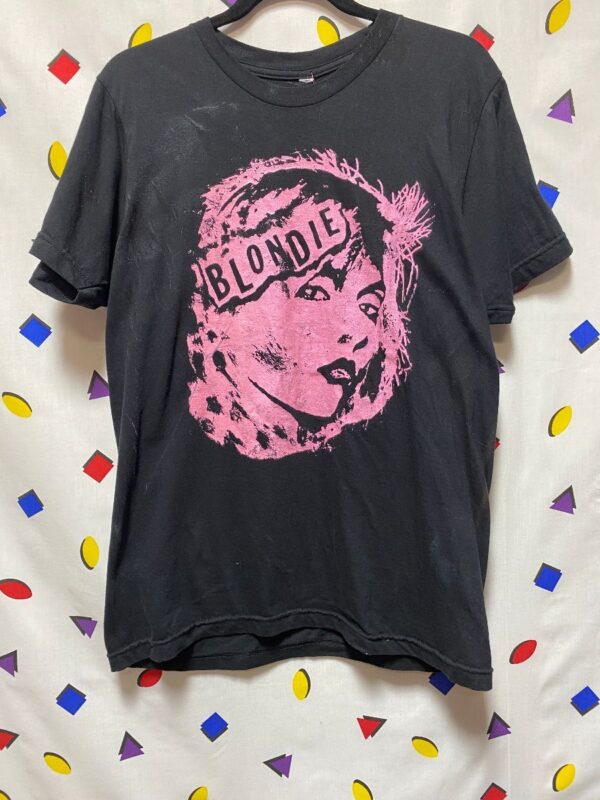 product details: BLONDIE TSHIRT DISTRESSED SHOULDER FACE GRAPHIC ON FRONT photo