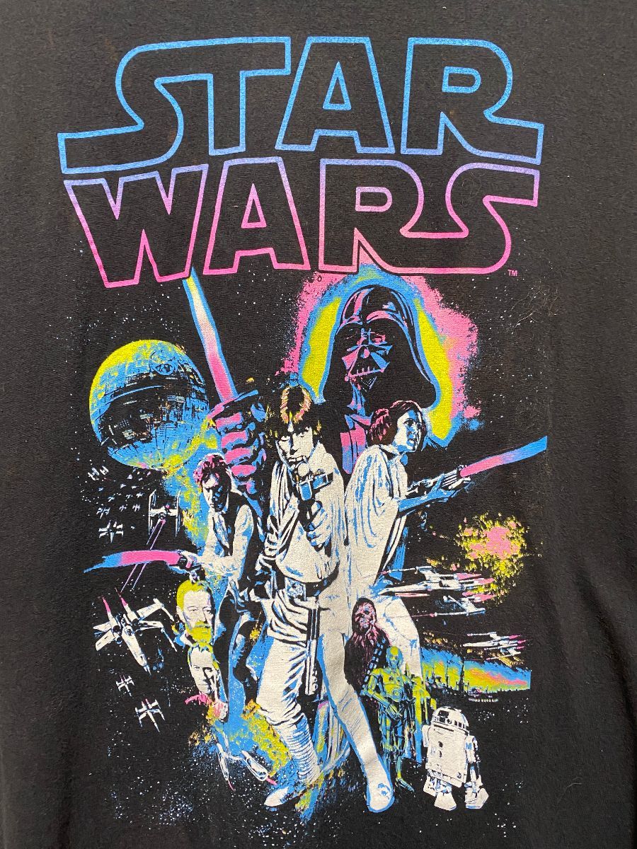 Tshirt Star Wars Neon Graphic | Boardwalk Vintage