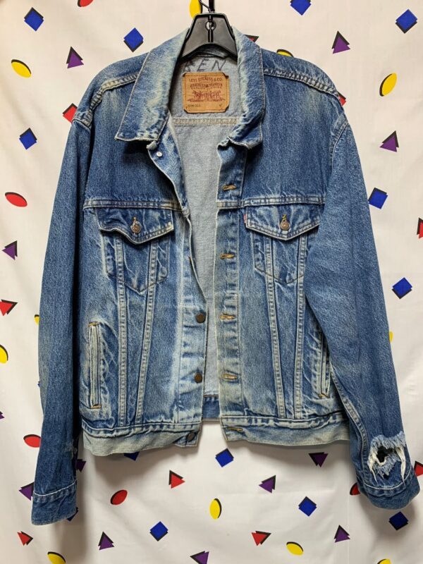 product details: PERFECTLY FADED & DISTRESSED LEVIS DENIM TRUCKER JACKET MADE IN USA photo