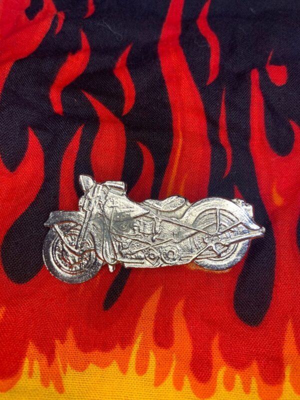 product details: DEADSTOCK HARLEY DAVIDSON MOTORCYCLE LARGE PLATED PIN AS-IS photo