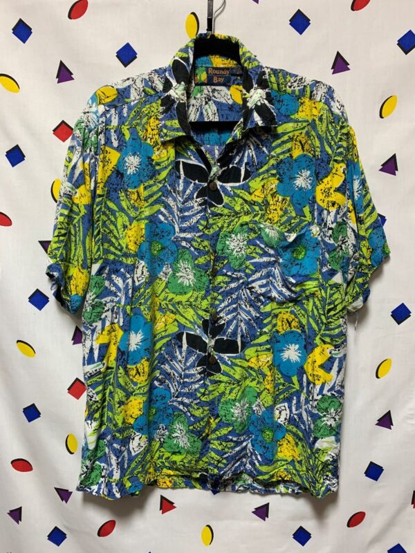product details: SS BD HAWAIIAN SHIRT LEAF AND HIBISCUS FLOWER PRINT AS-IS photo